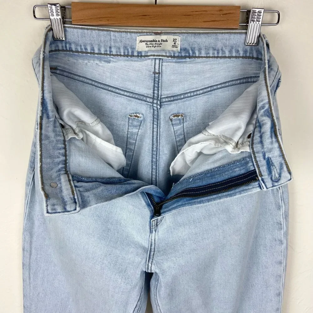 Abercrombie & Fitch Slim Straight Ultra High-Rise Jean